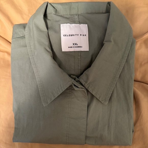 green romper short size xxl buttons down pocket both side with collar - Picture 7 of 7